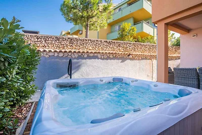 Ferienwohnung mit Klimaanlage und Jakuzzi