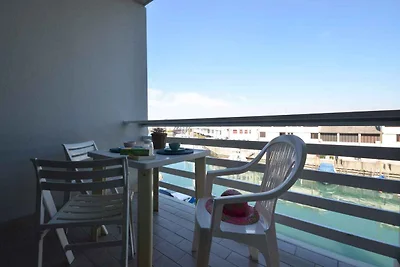 Studio mit Klimaanlage und Balkon