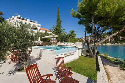 Villa mit Infinity-Pool