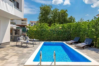 Villa mit Klimaanlage und Pool