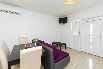 Ferienwohnung mit Klimaanlage und Terrasse