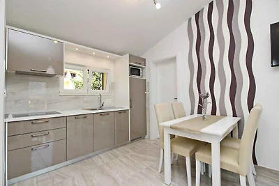 Ferienwohnung modern eingerichtet nur 300 m v