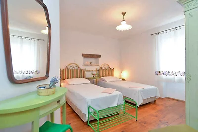 Ferienhaus traditionell eingerichtet mit Terr