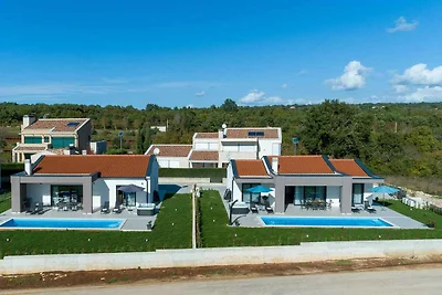 Villa mit Privatpool und Whirlpool