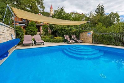 Ferienhaus mit Pool und Klimaanlage