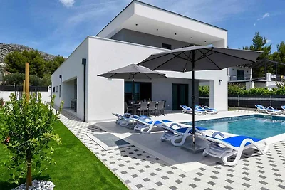 Villa mit Klimaanlage und Pool