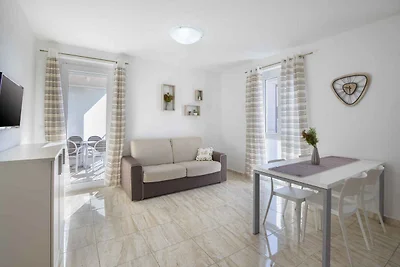 Ferienwohnung mit Balkon und Pool