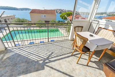 Ferienhaus mit Pool und Grillmöglichkeit