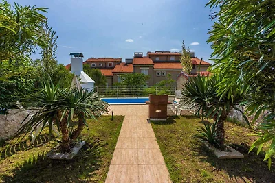 Ferienhaus mit Pool und Klimaanlage