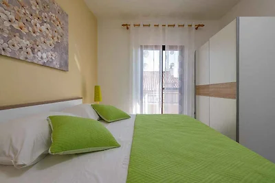 Ferienwohnung mit Klimaanlage und Balkon
