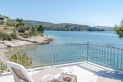 Ferienhaus mit Terrasse und Meerblick