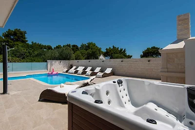 Ferienhaus mit Aussenpool