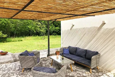 Villa mit Pool und Klimaanlage