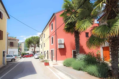 Ferienhaus mit Terrasse 200 m vom Strand