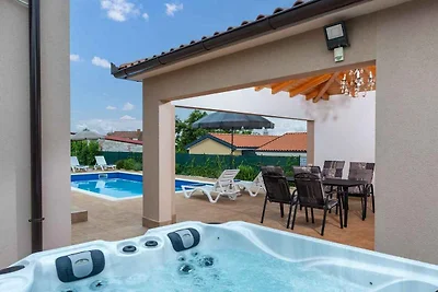 Villa mit Klimaanlage und Pool
