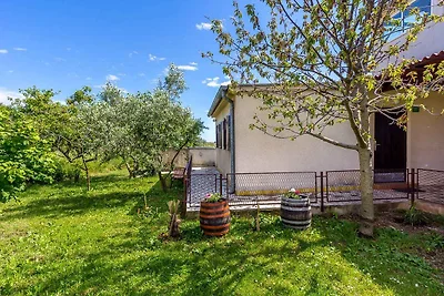 Ferienhaus mit Klimaanlage und Garten