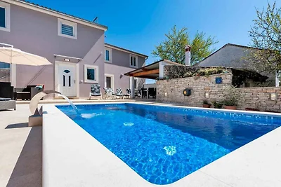 Villa mit Klimaanlage und Pool