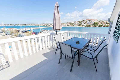 Ferienwohnung am Meer mit Terrasse