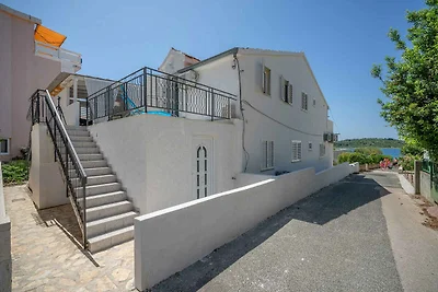 Ferienwohnung mit Terrasse und Grill