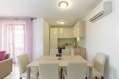 Ferienwohnung mit Balkon und Klimaanlage