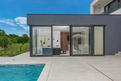 Villa mit privatem Pool und Whirlpool