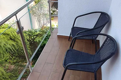 Ferienhaus mit Pool nur 200 m vom Strand