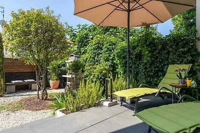 Ferienhaus mit Garten und Grill