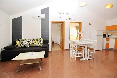 Ferienwohnung mit Klimaanlage und Balkon