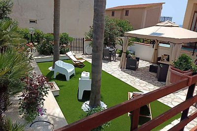 Ferienhaus mit Terrasse mit Meerblick, Klimaa