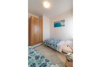 Ferienwohnung mit Pool und Balkon