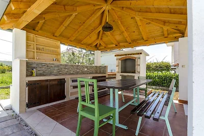 Ferienhaus mit Aussenpool, 50 m vom Meer