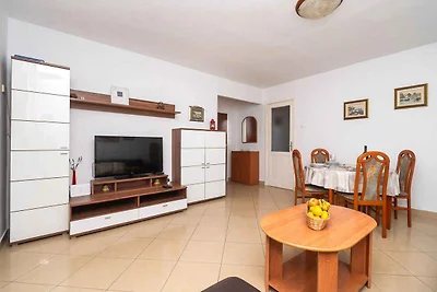 Ferienwohnung Sara in Rogoznica mit Gartenbli