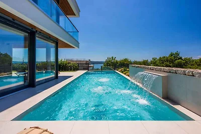 Villa mit Klimaanlage und Pool