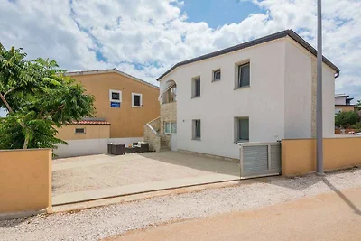 Ferienwohnung mit Klimaanlage und Balkon