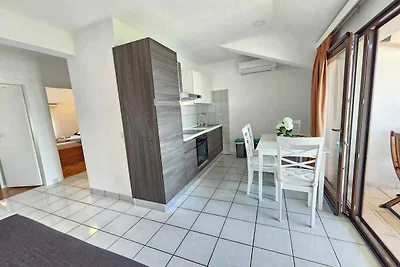 Ferienwohnung mit Garten und Klimaanlage