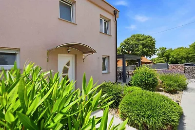 Ferienhaus mit Pool und Klimaanlage