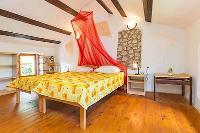 Ferienhaus mit Garten und SAT-TV
