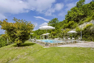 Ferienhaus Mit Terasse und Pool