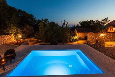 Ferienhaus mit Pool und Klimaanlage
