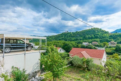 Ferienhaus mit Pool und Klimaanlage