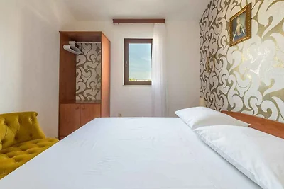 Apartment mit Schlafzimmern und Meerblick in