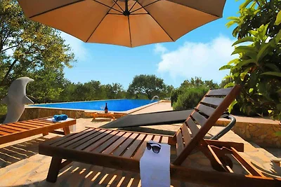 Villa mit Klimaanlage und Pool