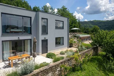Villa mit Klimaanlage und Pool
