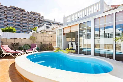Villa mit eigenem Aussenpool