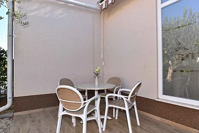 Ferienwohnung mit Terrasse und Klimaanlage