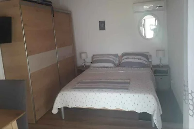 Schönes Apartment in Jezera.