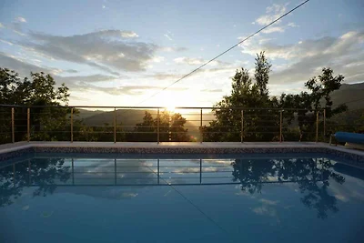 Ferienhaus mit Pool und Grill