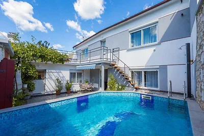 FerienHaus mit Pool und Grill