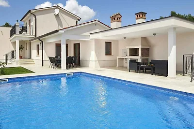 Villa mit Klimaanlage und Pool