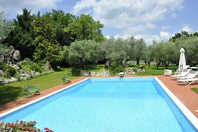 Ferienwohnung mit Pool und Tennis